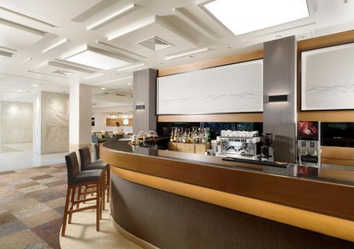 Holiday Inn Athens Attica Av, Airport W., an IHG Hotel - image 2