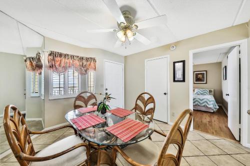 Oceanfront Windjammer Getaway - image 2