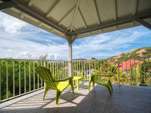 Balkon/terasa, VILLA CANA avec SPA -Proche bourg - Calme - sans coupures d'eau in Terre-de-Haut