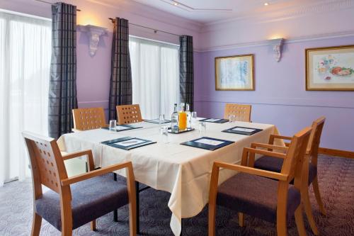 Holiday Inn A55 Chester West - image 2