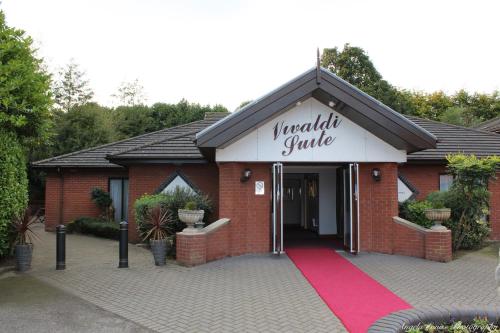 Holiday Inn A55 Chester West - image 9