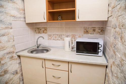 Standard Double Room image 3