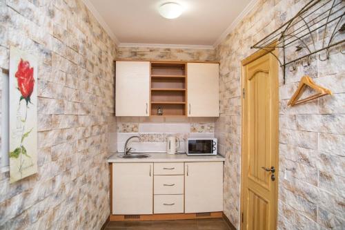 Standard Double Room image 7