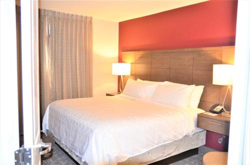 Staybridge Suites - Orenco Station, an IHG Hotel