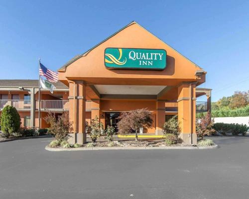 Quality Inn Downtown in Johnson City, USA