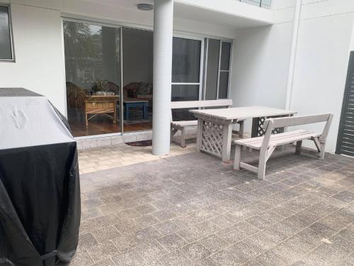 Barefoot 7 Fabulous Fingal Bay - image 4