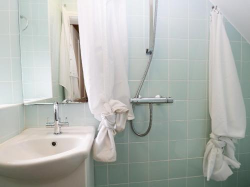 Little Brook Cottage - image 7