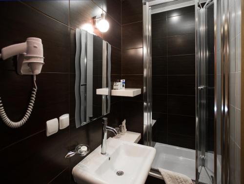Economy room in Hotel Eney - image 5