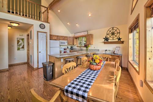 Secluded Getaway with Mtn Views Deck and Fire Pit - image 7