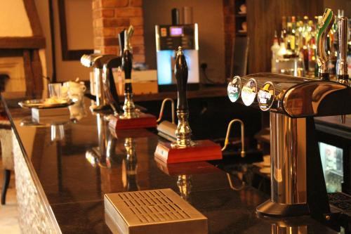 The Legacy Rose & Crown Hotel - image 2