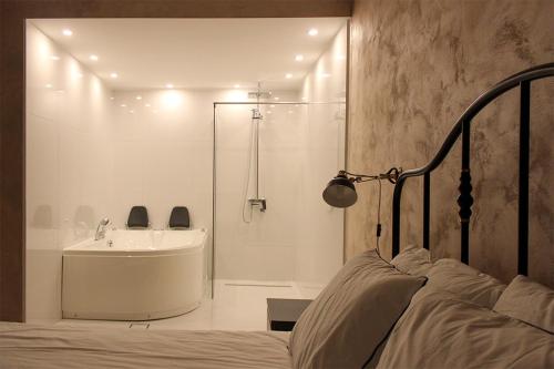 3 , 2 , 1 bedrooms & jacuzzi , garage parking - Apartment - Niš