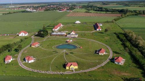 . Chalets Franciska Major, Pro Village