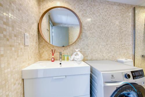 One Bedroom Apartment in The Lofts Central, Downtown by Deluxe Holiday Homes
