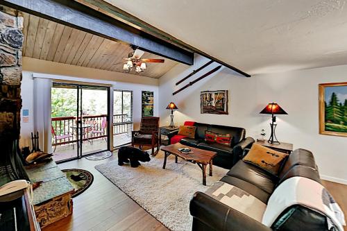 Ski-In Ski-Out - Private Hot Tub - Pool & Saunas townhouse - image 2
