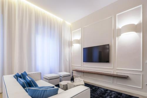 Luxury Blue Duomo - main image