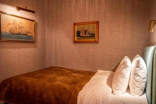 Victory Hotel - image 6