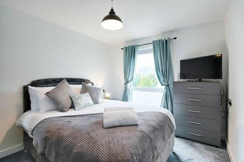 Stay At Neptune With Parking Space, Swansea, South Wales