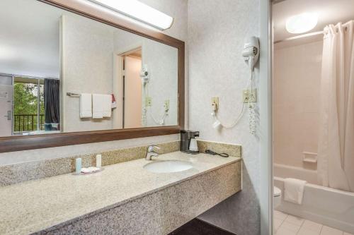 Economy Inn – Williamsburg, VA