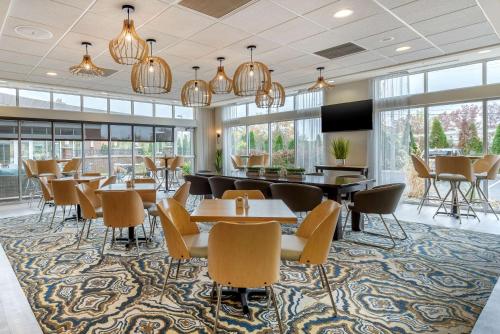 Cambria Hotel Akron - Canton Airport