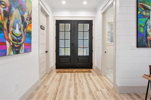 High End Luxury Brand New Home- Private Pool and Hot Tub! Free 6 Seat Golf Cart! - image 5