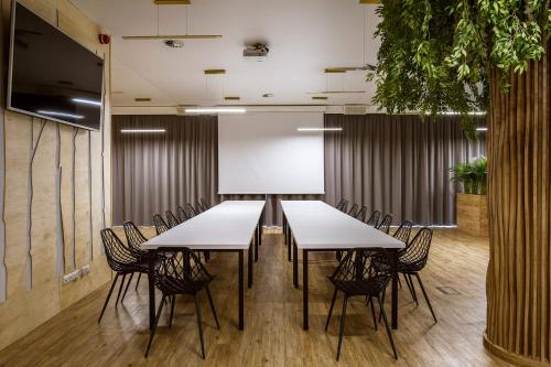 Bloom Hotel - image 8