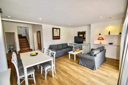 Lili Apartments - image 12