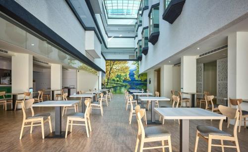 Restaurant, OURSEA HOTEL in Wuqi District
