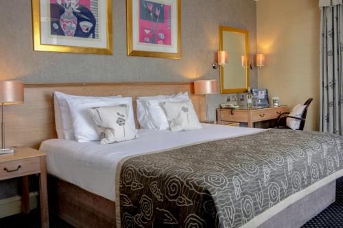 Norfolk Royale Hotel - image 13