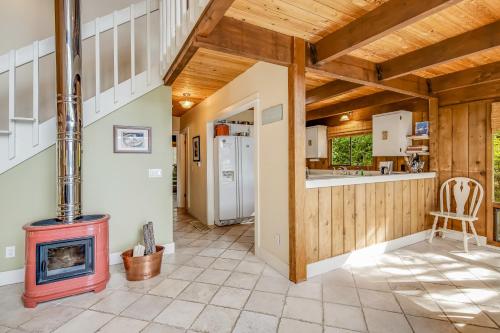 Cheryl's Bainbridge Chalet - image 9