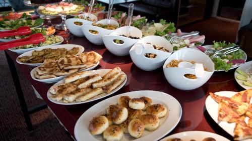 Grand Ambiance Hotel - image 13