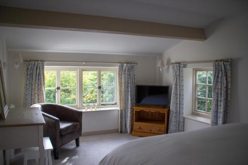 Ford End Cottage - image 2