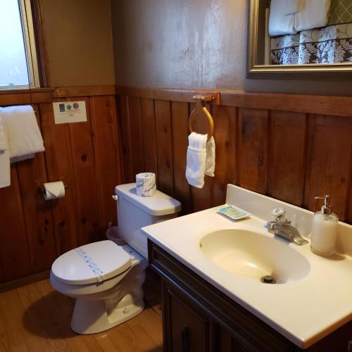 Grey Squirrel Resort Room Type - One-Bedroom House