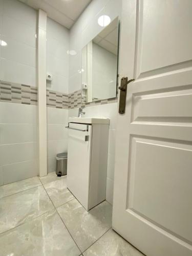 Camera doppia, piccola, bagno esterno