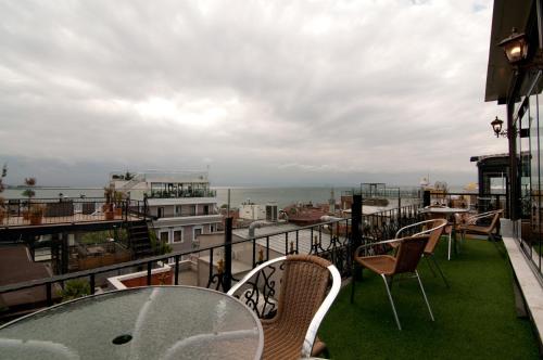 Grand Ambiance Hotel - image 6