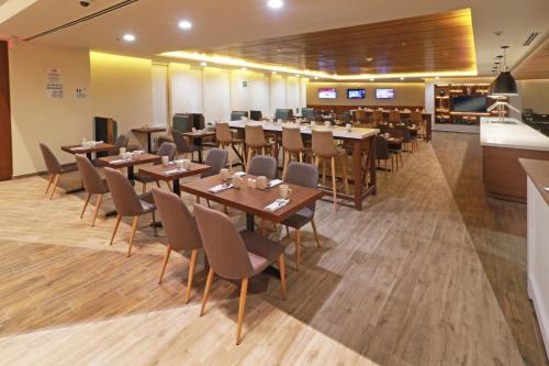 273749068 Holiday Inn - Ciudad Juarez by IHG