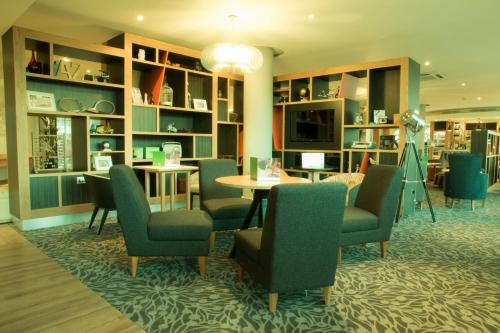 Holiday Inn London West an IHG Hotel - image 9