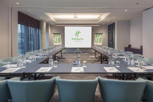 Holiday Inn London Heathrow - Bath Road an IHG Hotel - image 10