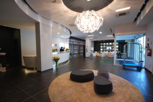 Holiday Inn Milan Nord Zara - image 5