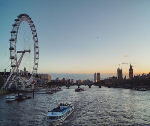 273755326 Holiday Inn London Kensington High St., an IHG Hotel