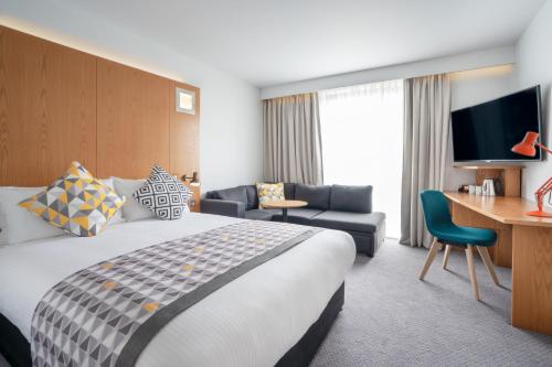 Holiday Inn Bournemouth By IHG - image 3