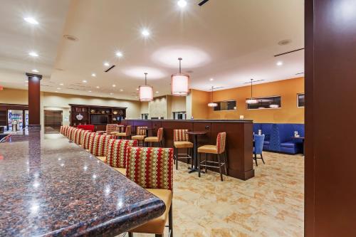 Clarion Hotel The Colony - Plano West - 바/라운지