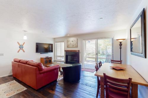 2498 Indian Springs
