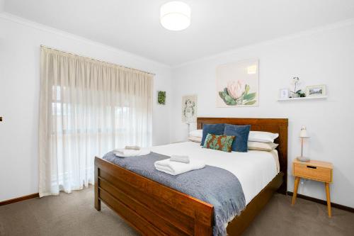 Cosy Cottage 2BR, NETFLIX, Private Garden Terrace