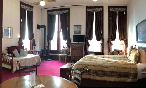 The Waterstreet Hotel - image 2