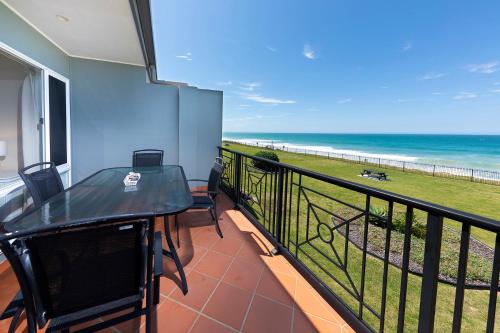 Meridian Beachside Apartments Room Type - Three Bed Ocean View Contemporary Apartment Meridian Beachside Apartments Room Type - Three Bed Ocean View Contemporary Apartment