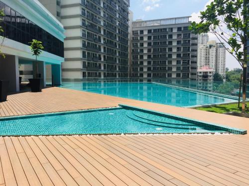Swimming pool, KLGateway Premium Residence Mid Valley near Pantai Dalam
