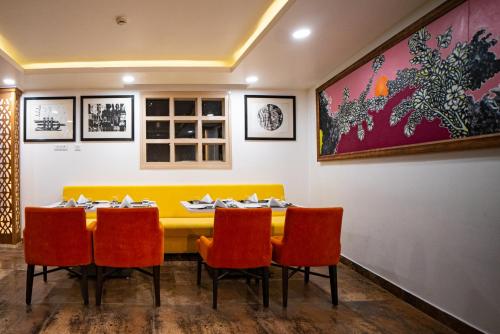 餐飲選擇, 穆克緹斯瓦胡斯塔休閒水療酒店 (Justa Mukteshwar Retreat and Spa) in 穆克泰什戰爭