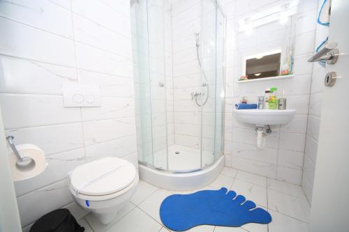 Happy Family - image 3