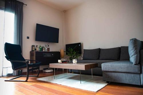 Avocadο's Boutique Apartment near Athens Center