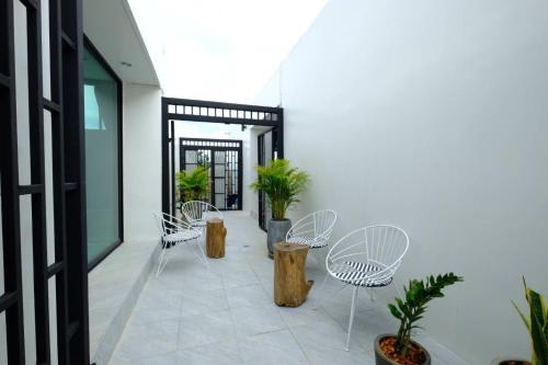 Exterior view, Baan Ga-Cha near Suan Satharana Nong Luang